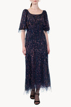 Abito con scollo a U, paillettes e frange