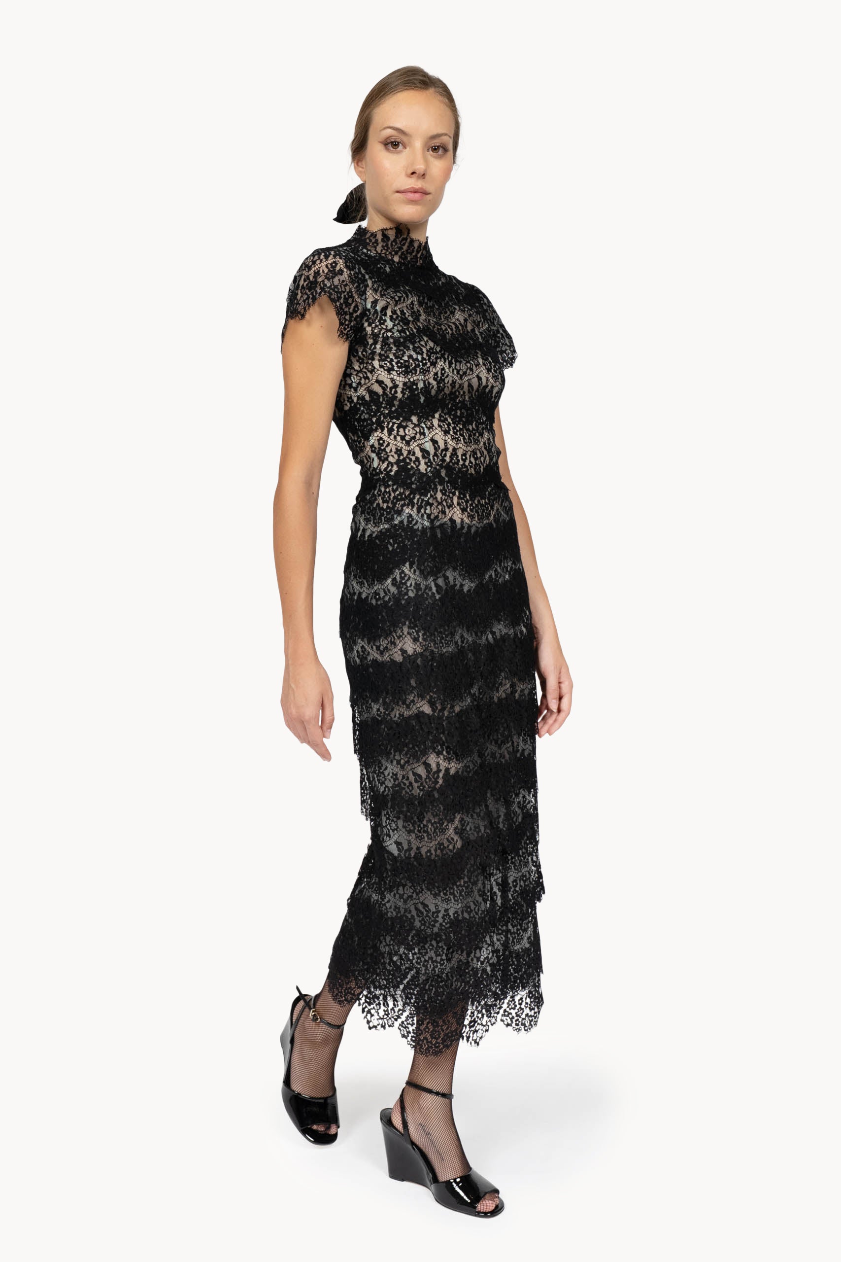 Vestito con Pizzo e Collo Alto