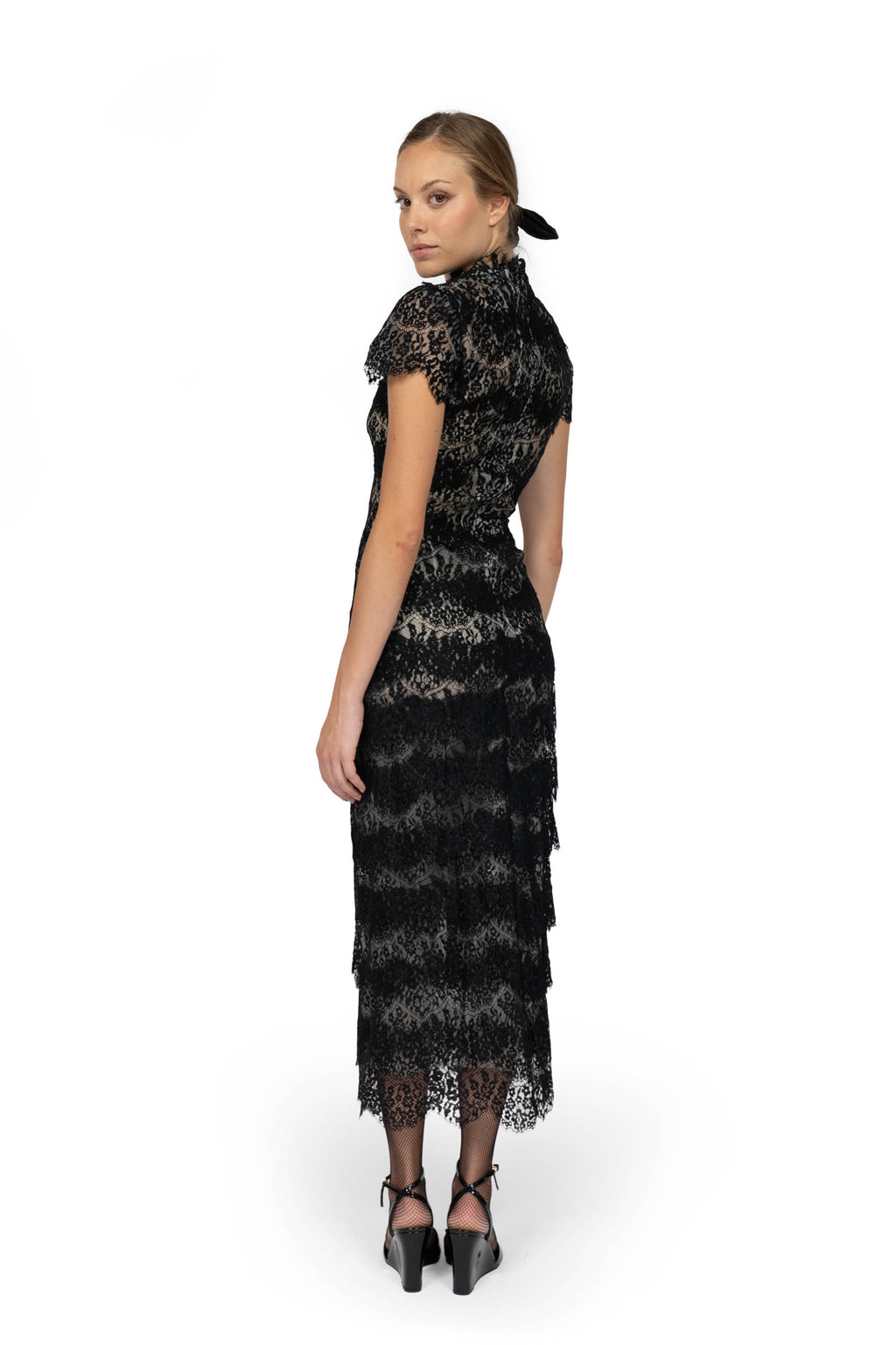 Vestito con Pizzo e Collo Alto
