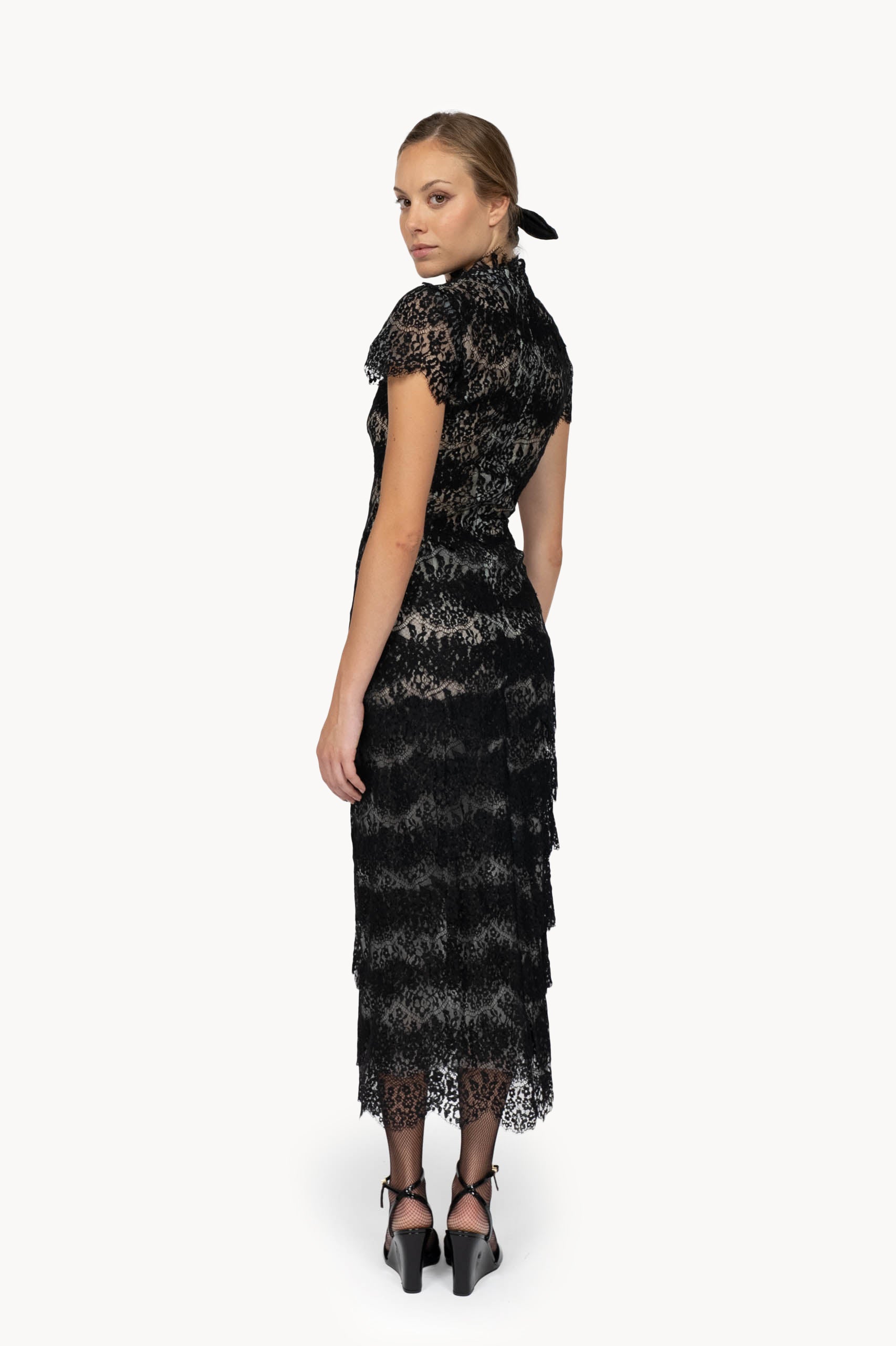 Vestito con Pizzo e Collo Alto