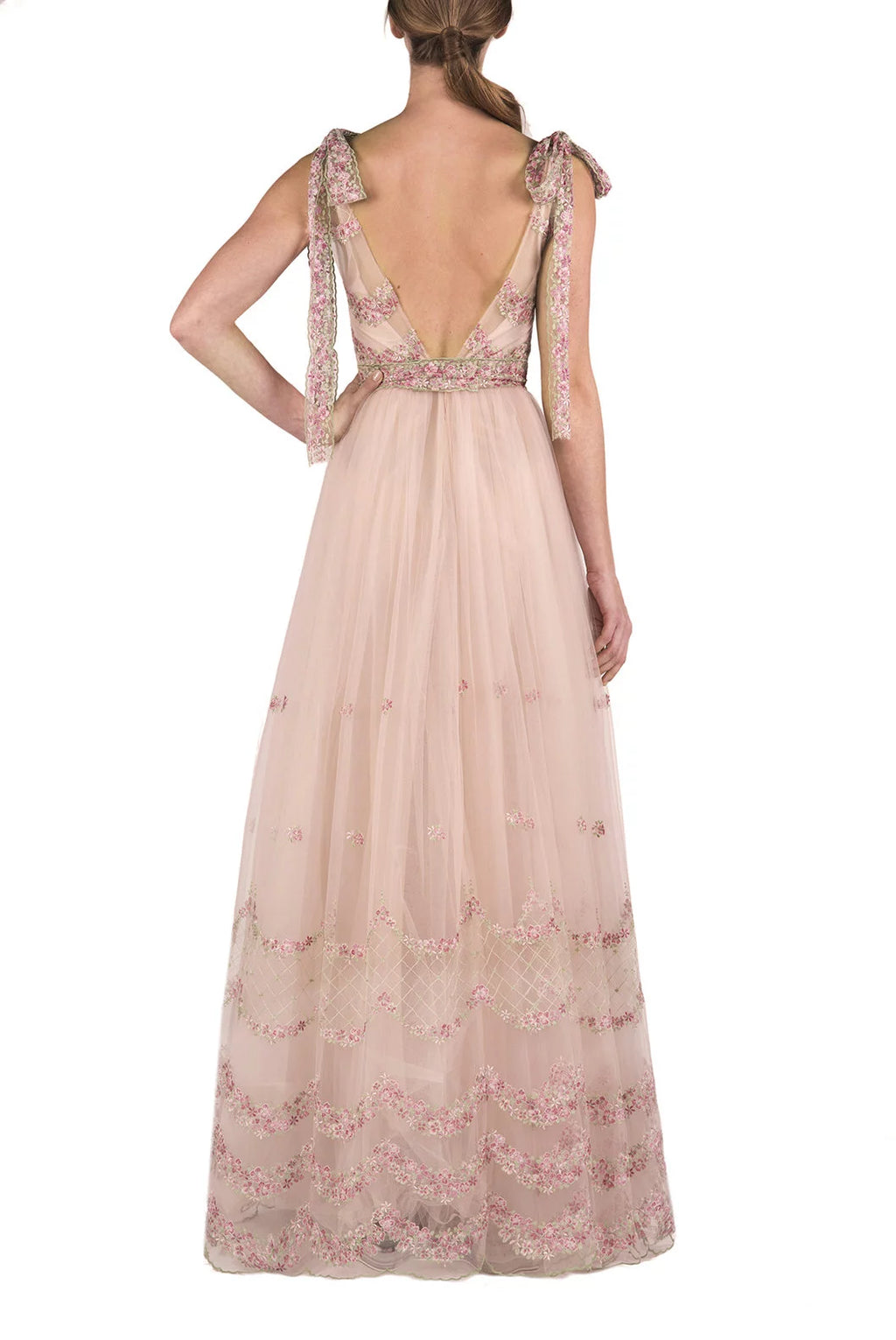 Abito da ballo in tulle ricamato