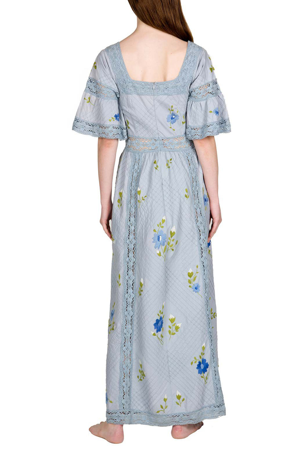 Vestito con pizzo floreale e inserti