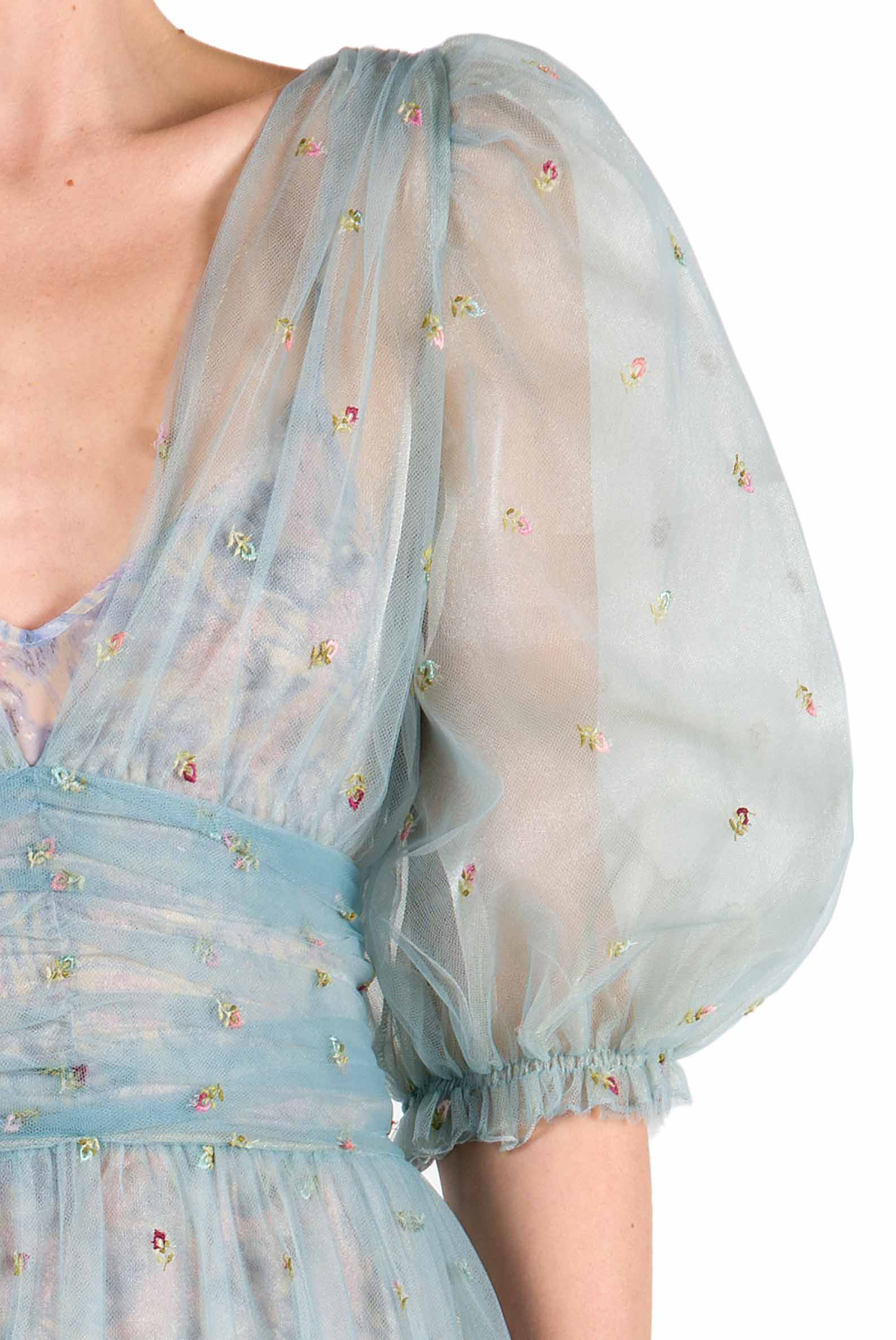 Abito ricamato in tulle