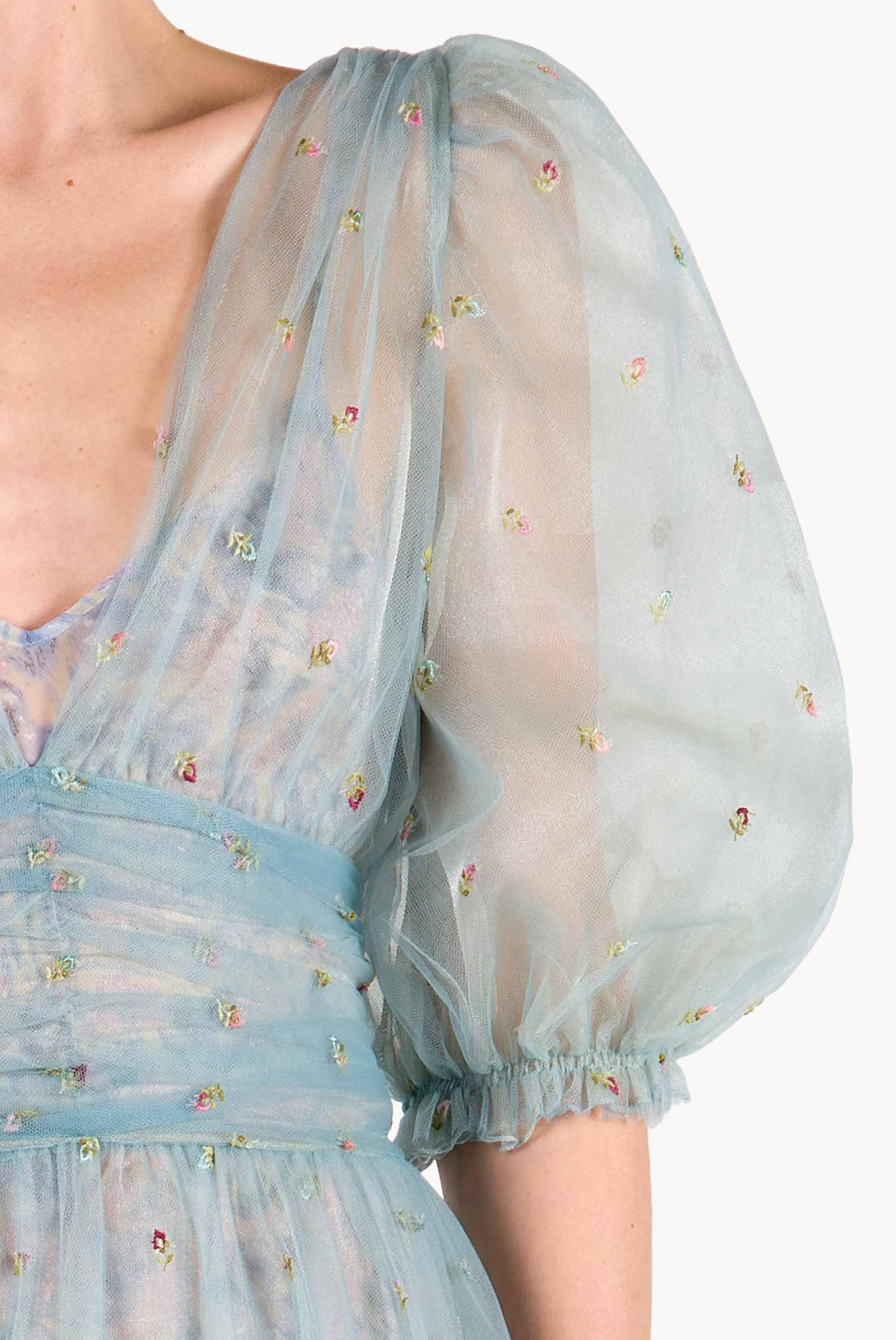Abito ricamato in tulle