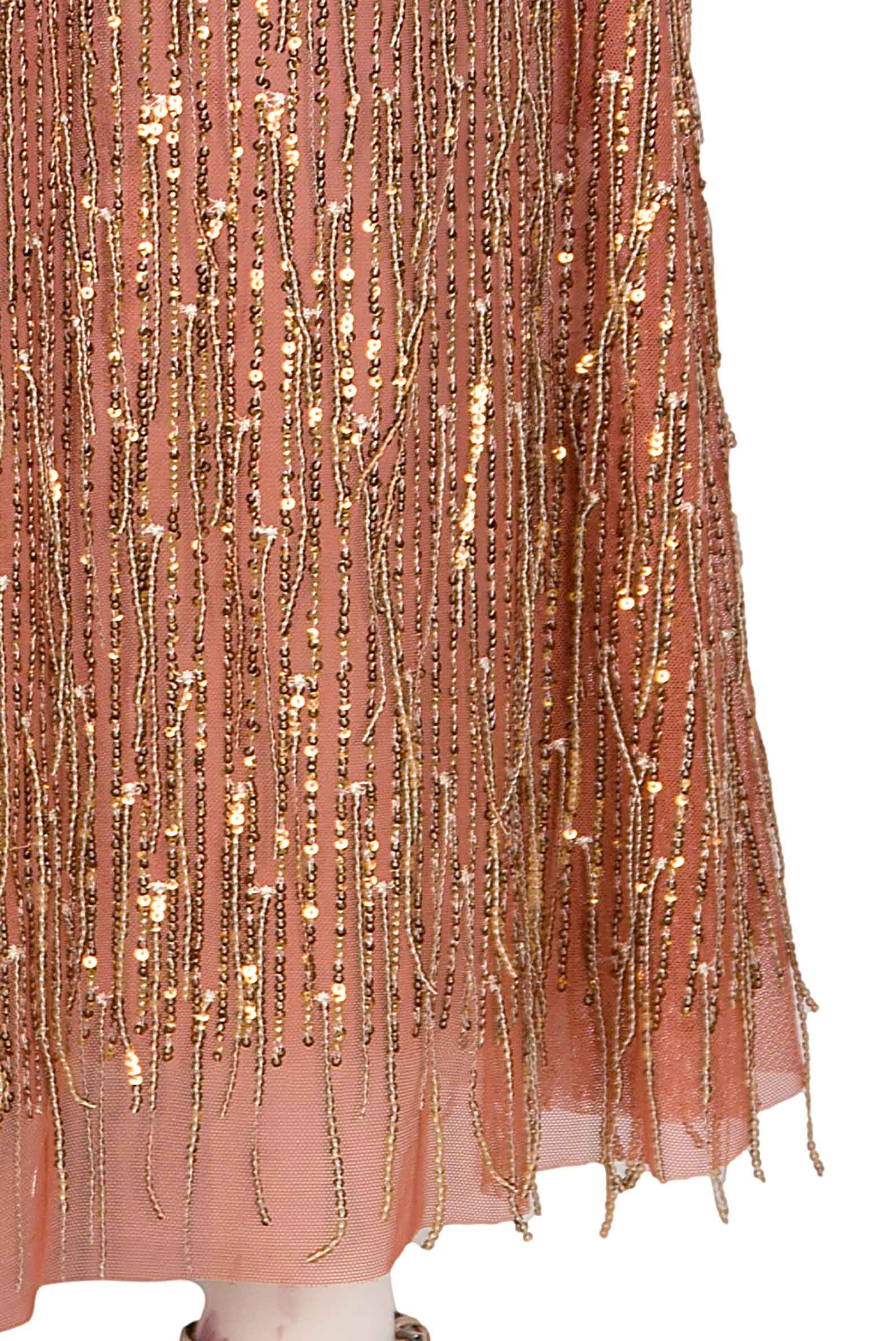 Abito degradé di paillettes con frange