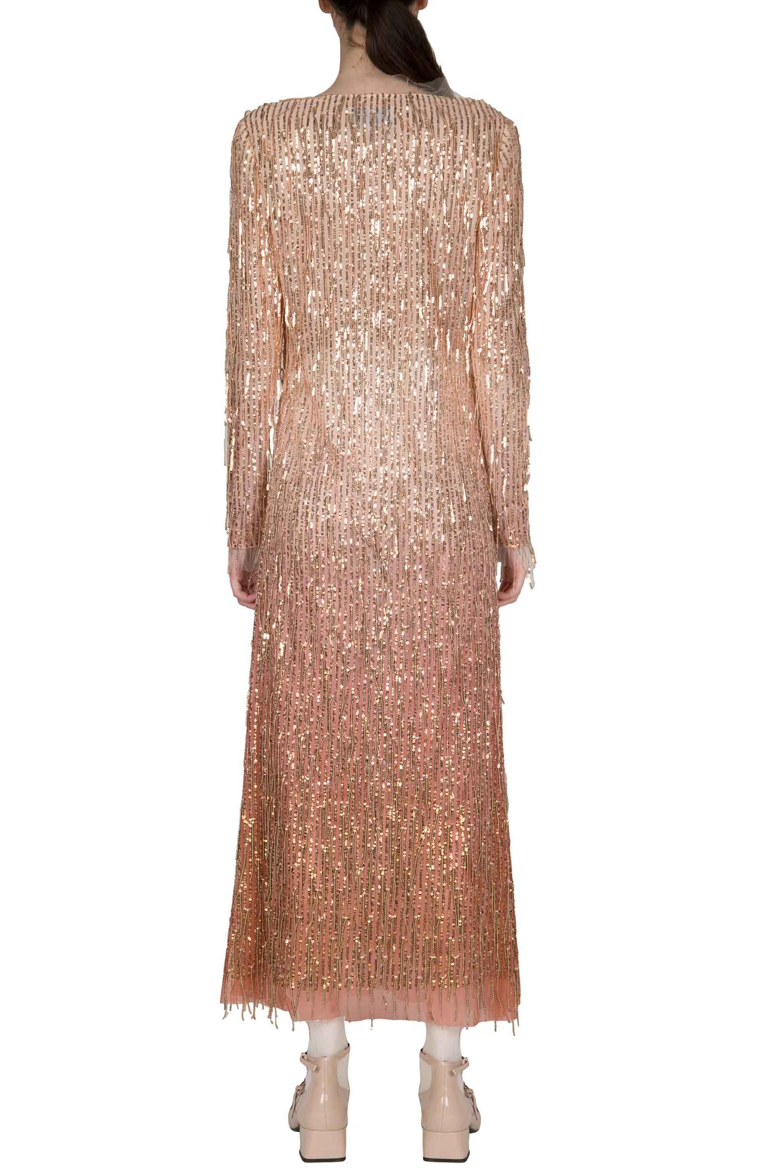 Abito degradé di paillettes con frange