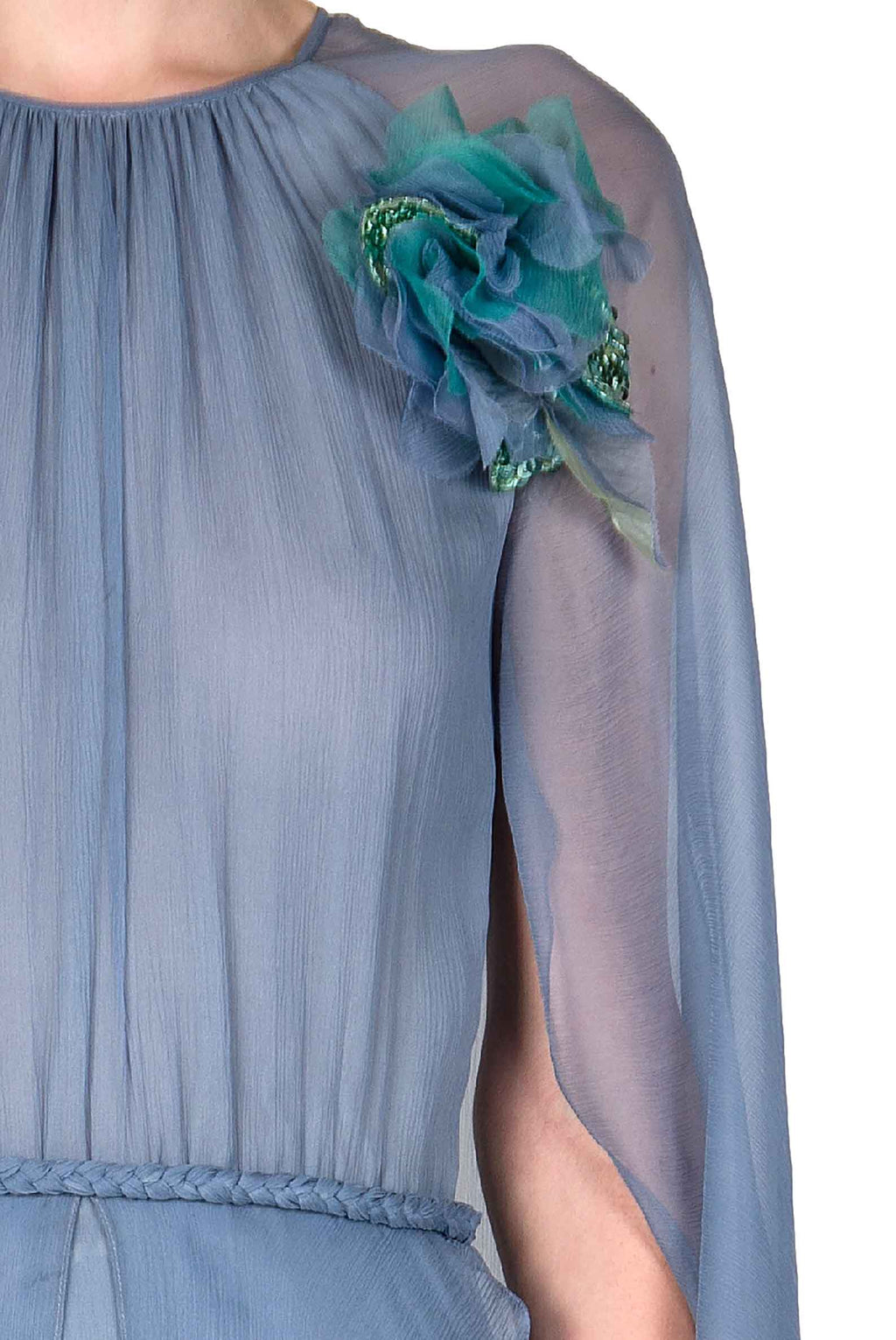 Abito maxi in chiffon creponne con mantella