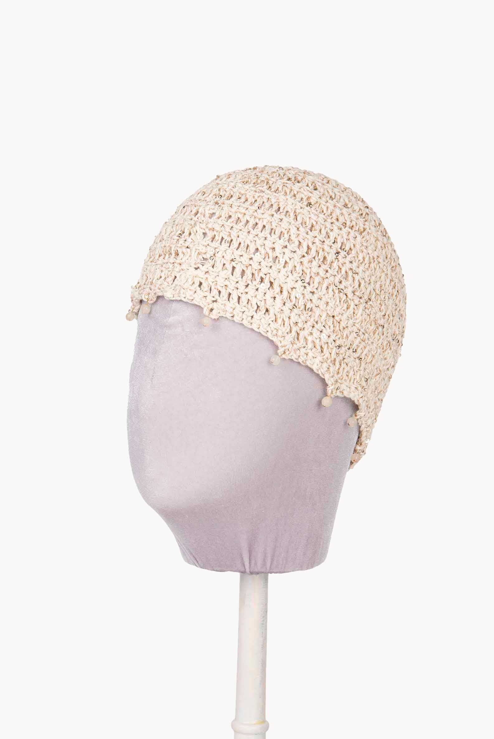 Cappello Beige all’Uncinetto con Perline