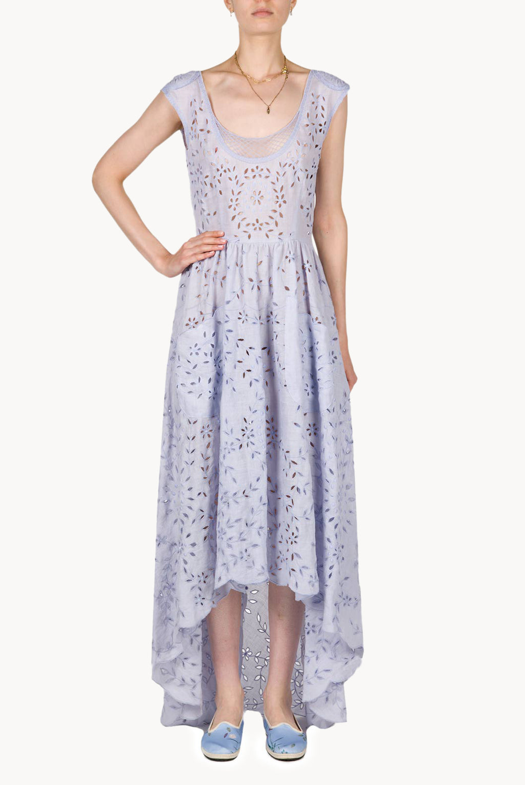 Vestito midi asimmetrico in cotone con ricami e occhielli