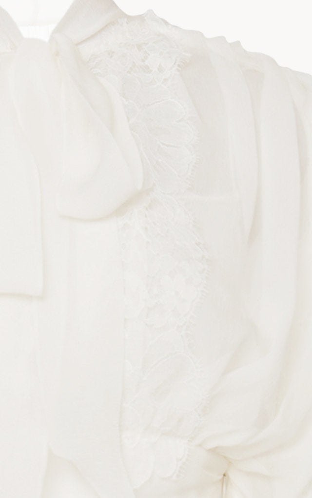 Abito lungo in chiffon crepon con pizzo bianco